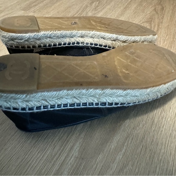 Chanel espadrilles size 37 , gently worn - Picture 2 of 2